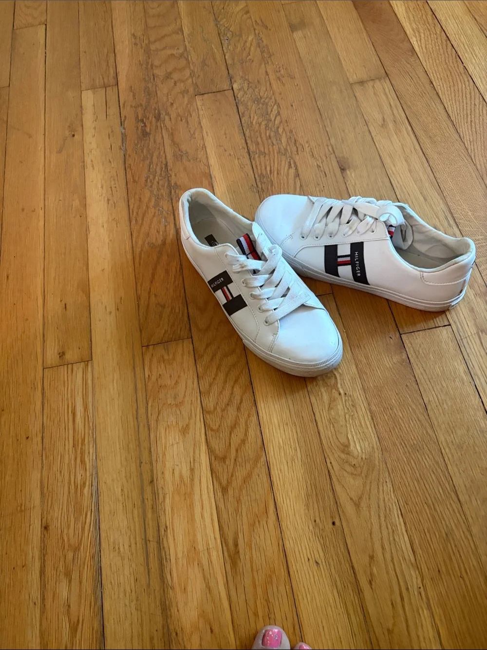 Tommy Hilfiger White Leather Sneakers with Red & Navy Stripe Sz. 7.5